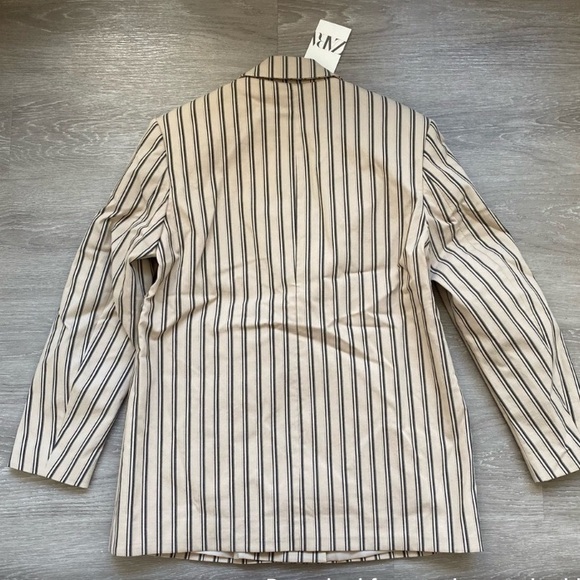 ZARA • NWT Oversized Striped Beige Blazer - Picture 7 of 11